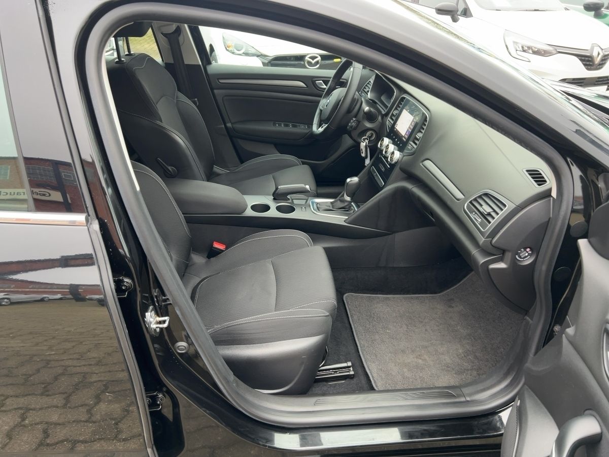 Renault Megane IV Grandtour 1.5 Blue dCi Business - Samsaru's Car Outlet