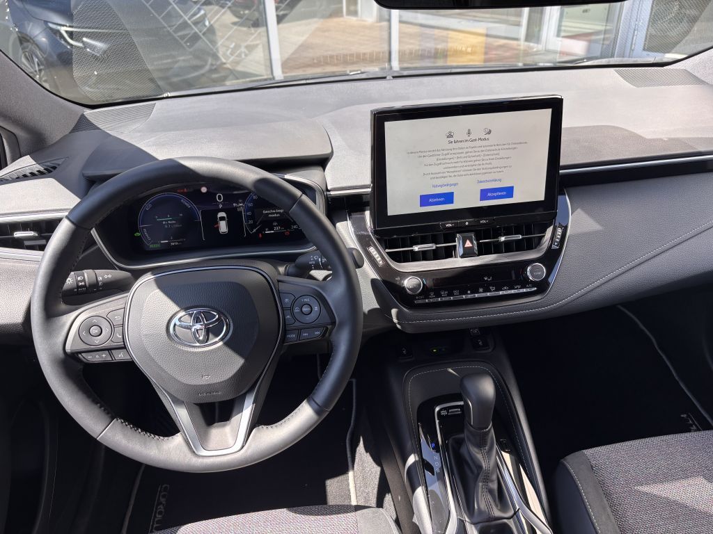 Toyota Corolla 1.8 Hybrid T. Sports Teamplayer Technik