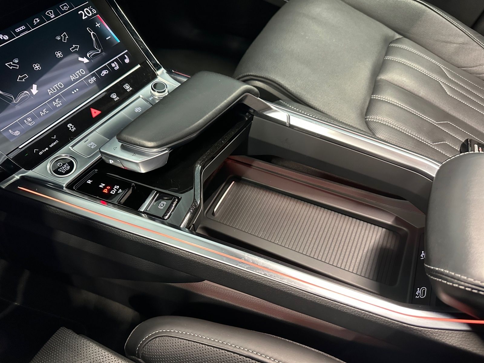 Audi e-tron 55 quattro S line Sline AHK AIR PAN MTX B