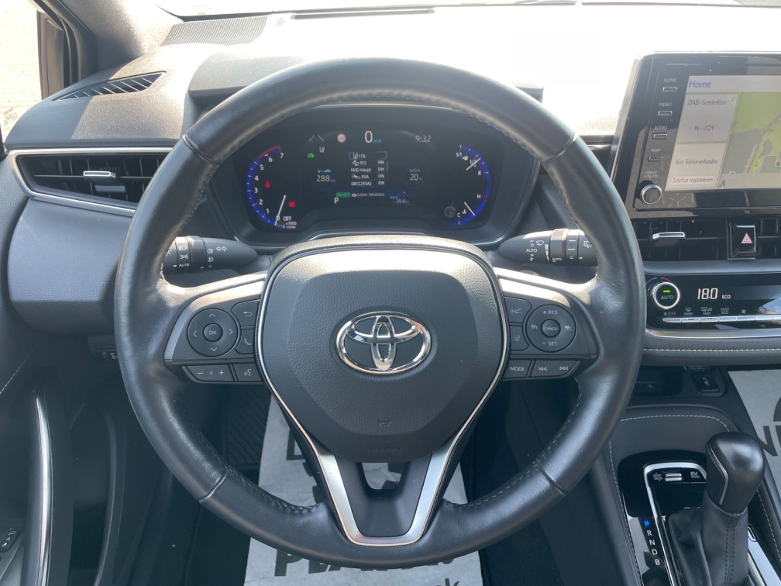 Toyota Corolla Touring Sports Hybrid - Samsaru's Car Outlet