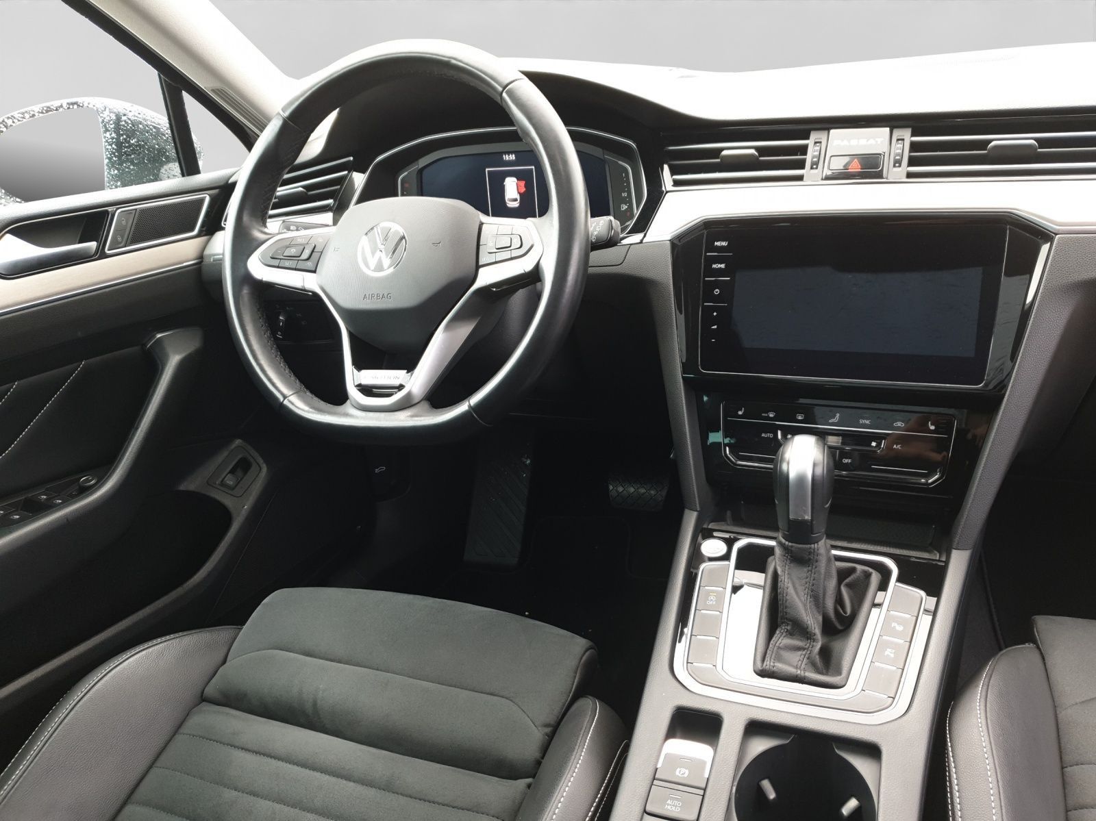 Volkswagen Passat Variant 2.0 TDI DSG 4M ELEGANCE PANO AHK