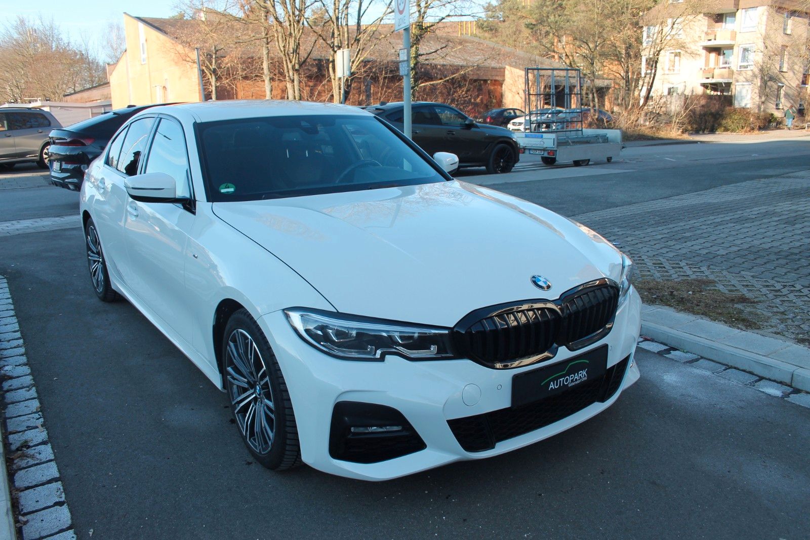 BMW 320 d xDrive M Sport - Samsaru's Car Outlet