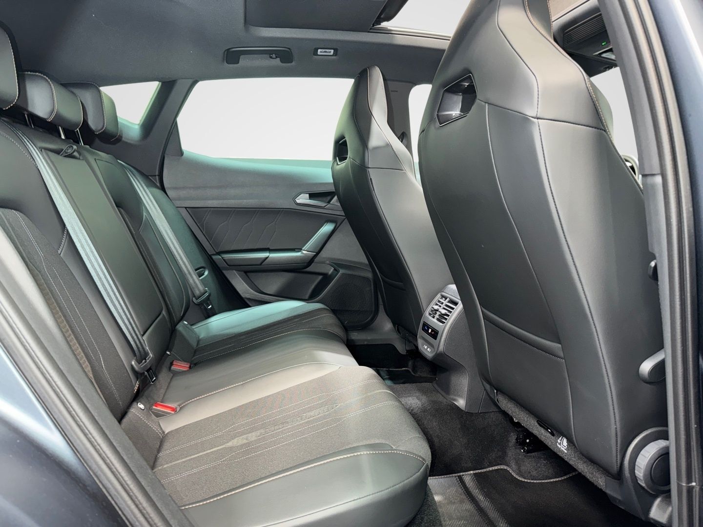 Cupra Formentor 2.0 TSI VZ MATT PANO AHK CAM BEATS 5J.