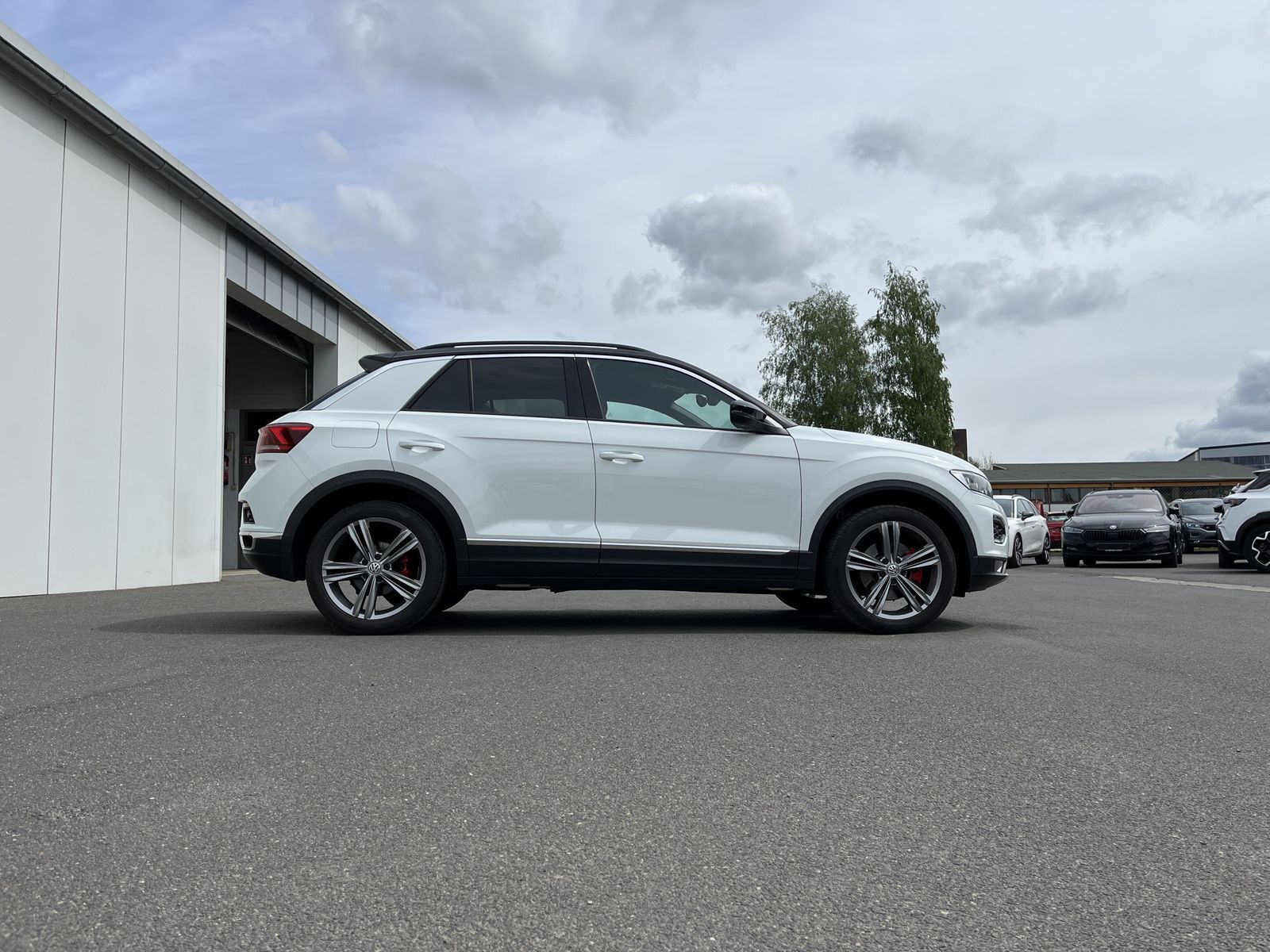Volkswagen T-Roc 2.0 TSI DSG 4Motion Sport - Samsaru's Car Outlet