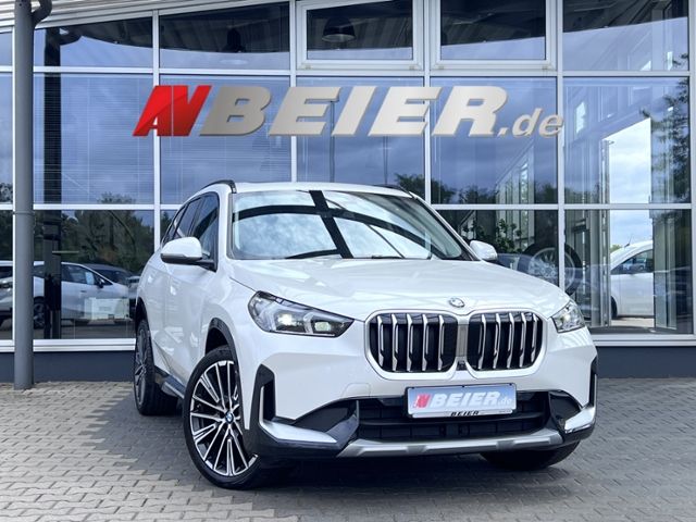 BMW X1 xLine Panorama AHK LED Harmon Kamara 23 d