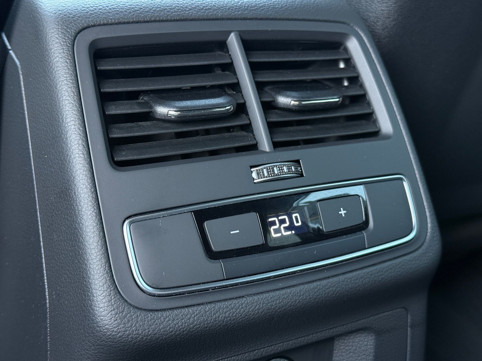 Audi A4 Avant 40 TDI S-Line - Samsaru's Car Outlet