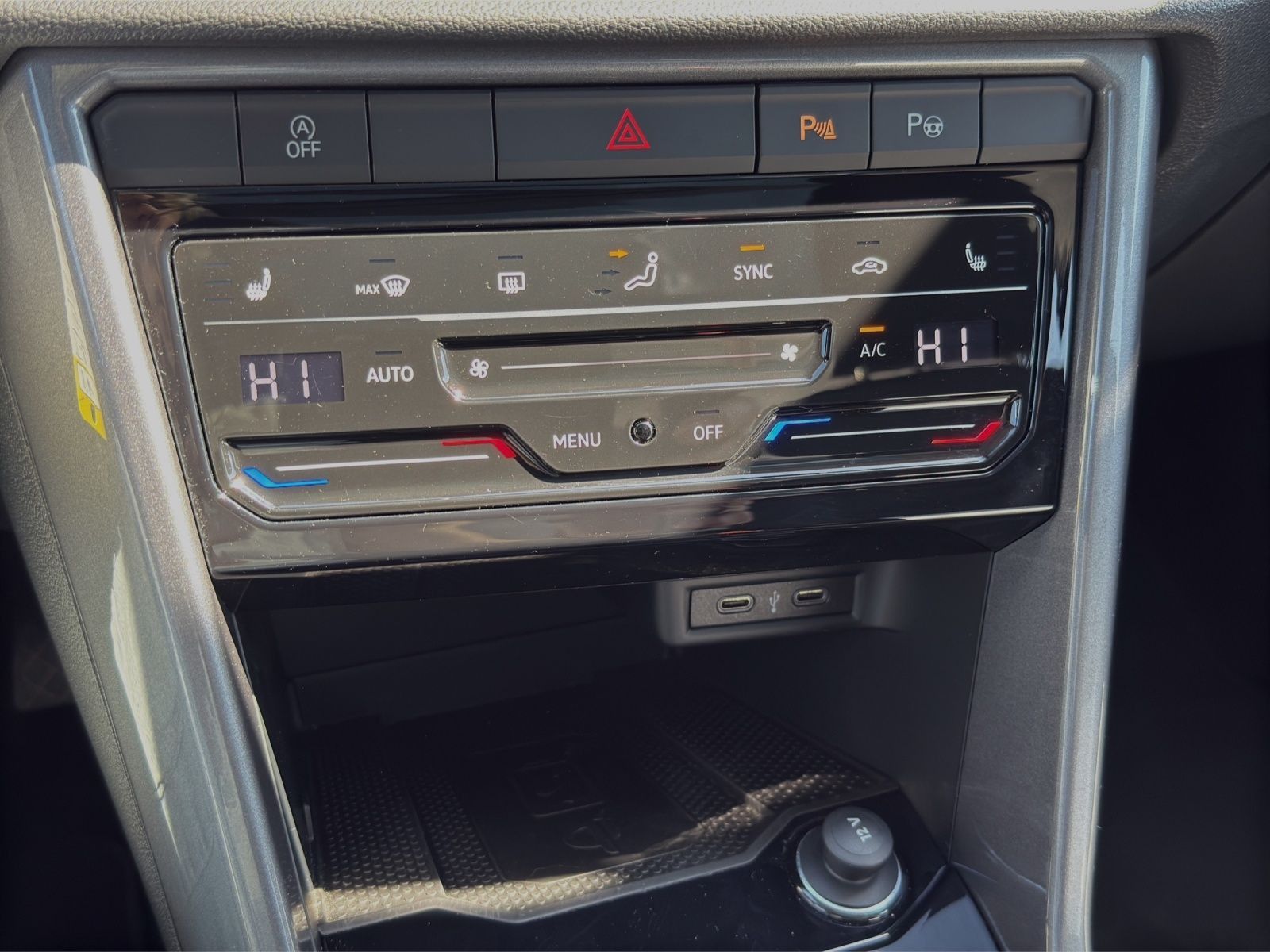 Volkswagen T-Roc 2.0 TDI DSG STYLE - Samsaru's Car Outlet