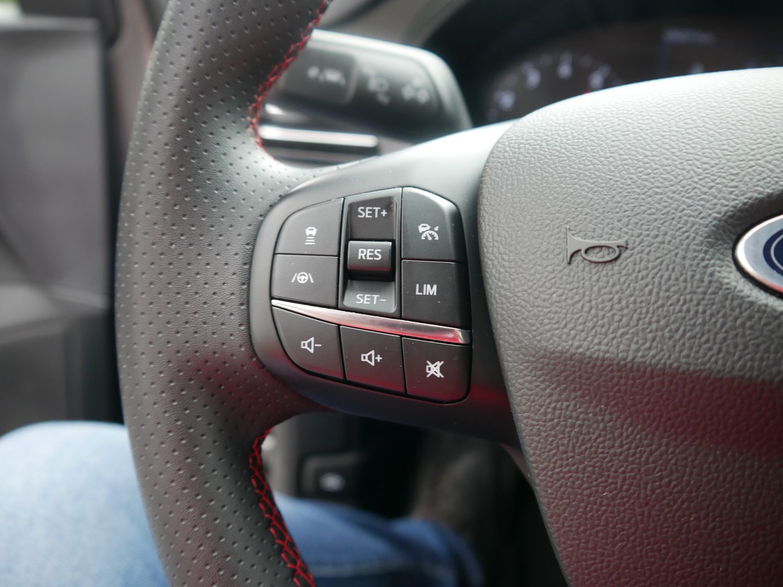 Ford Focus Turnier 1.0 M-Hybrid ST-Line LED Navi ACC