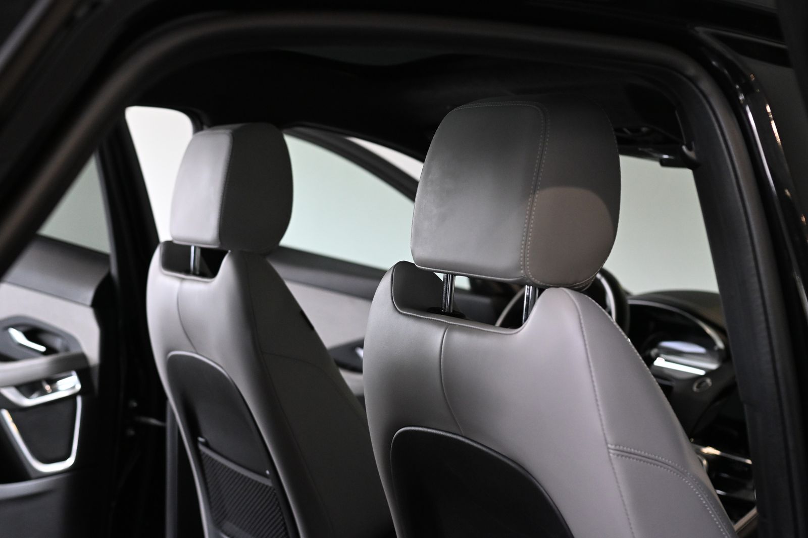Jaguar E-PACE D200 R-Dynamic HSE AWD Pano ACC Leder 20"