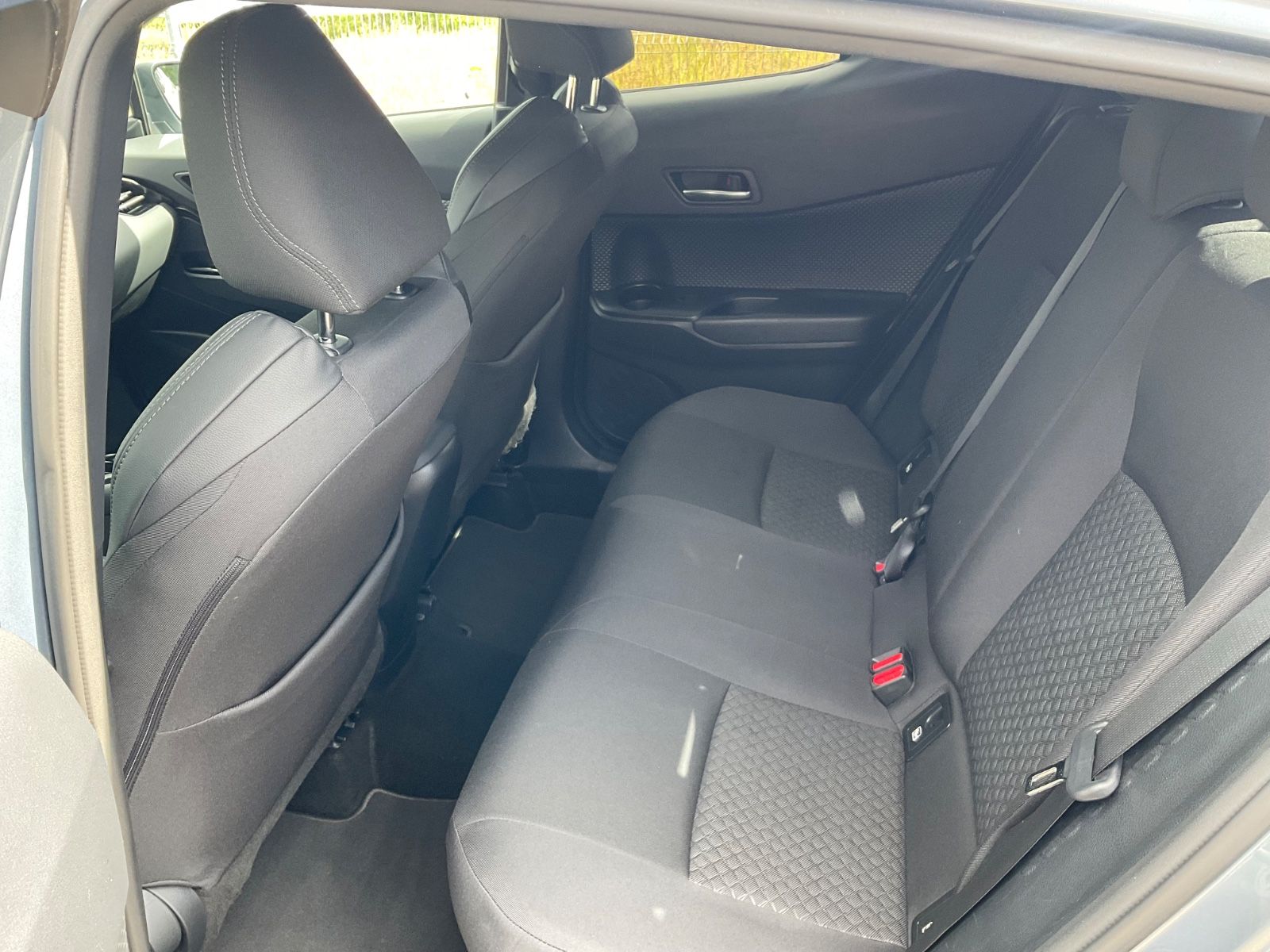 Toyota C-HR Hybrid - Samsaru's Car Outlet