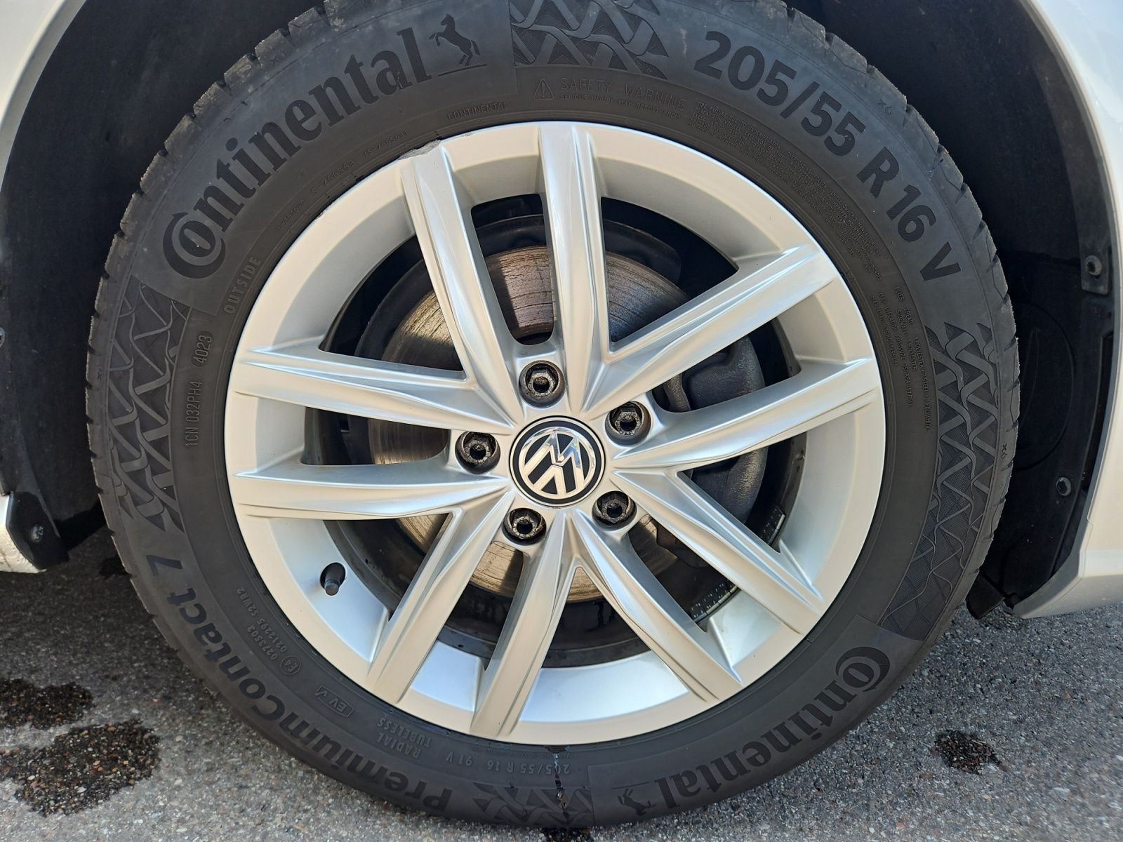 Volkswagen Golf VII Variant 2.0TDI Comfortline - Samsaru's Car Outlet