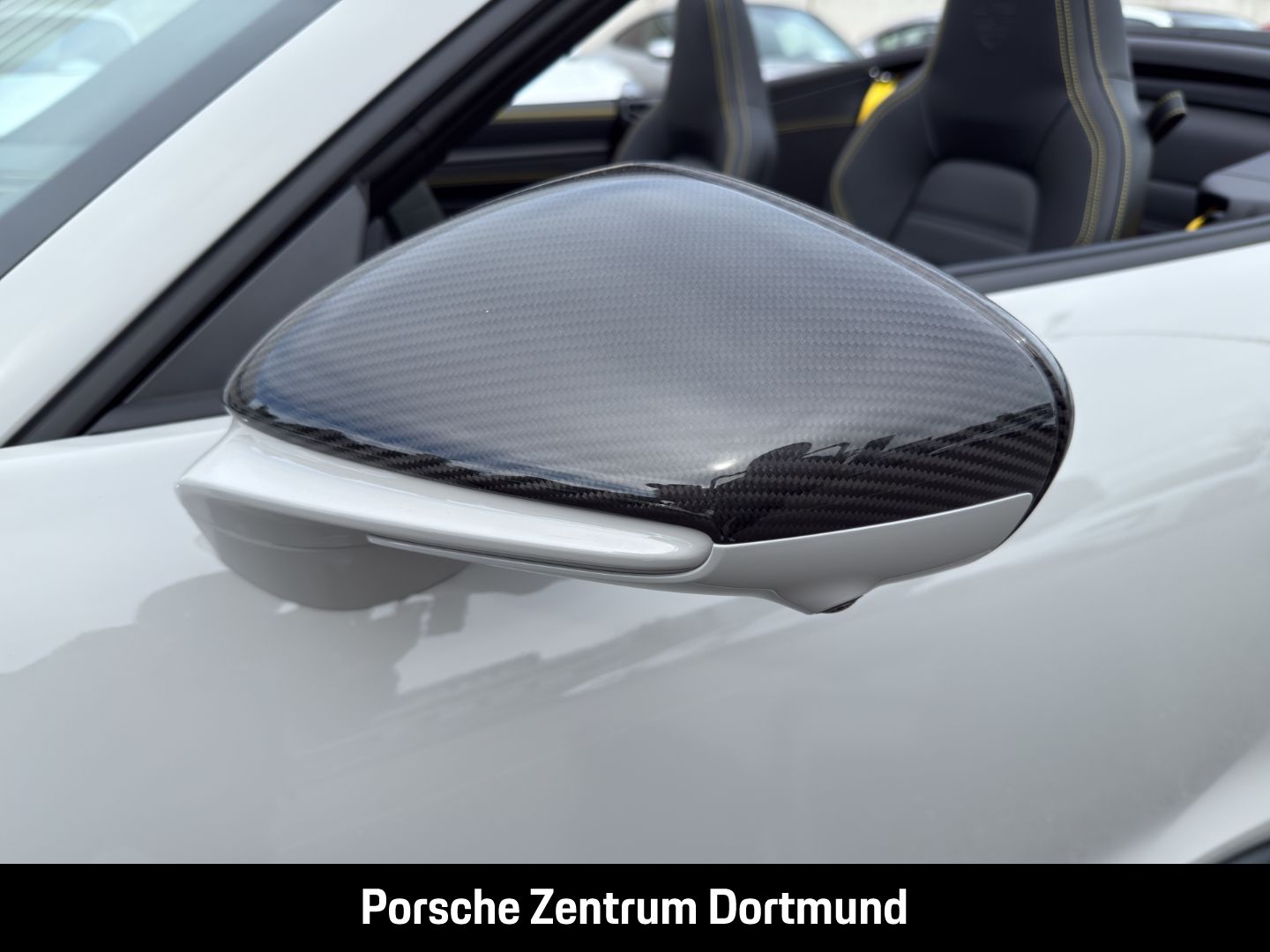 Porsche 992 911 Carrera 4 GTS Cabrio Burmester Clubleder