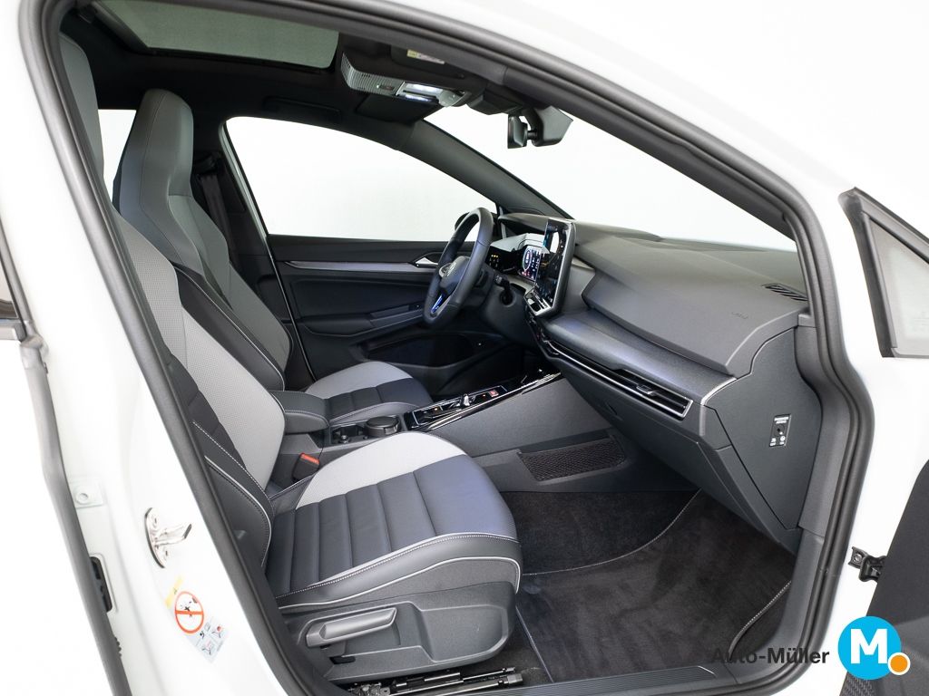 Volkswagen Golf VIII eTSI Hybrid DSG GTE Pano Leder Matrix