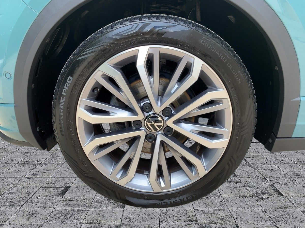 Volkswagen T-Roc 1.5 TSI R-LINE - Samsaru's Car Outlet