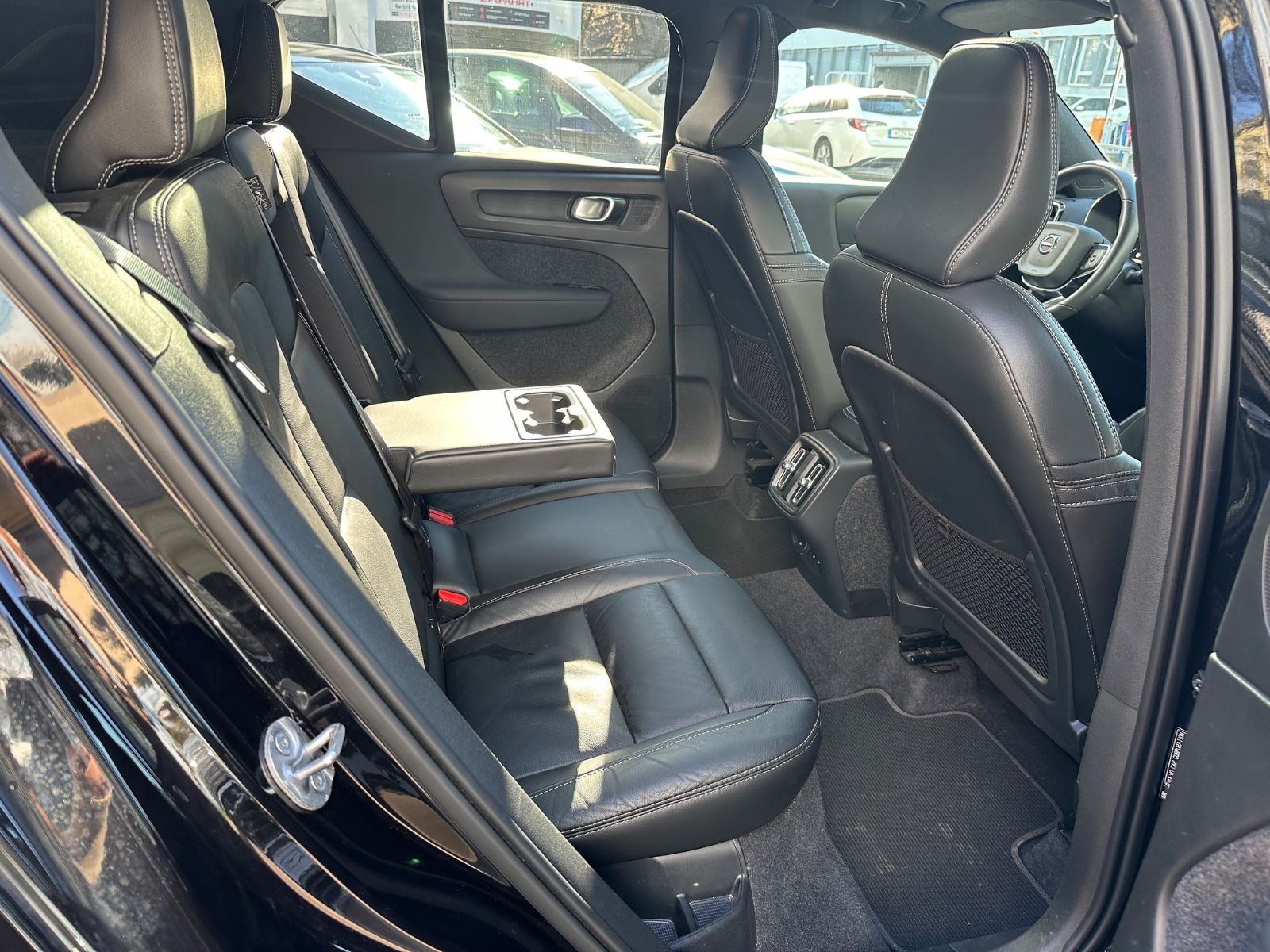 Volvo XC40 R-Design - Samsaru's Car Outlet