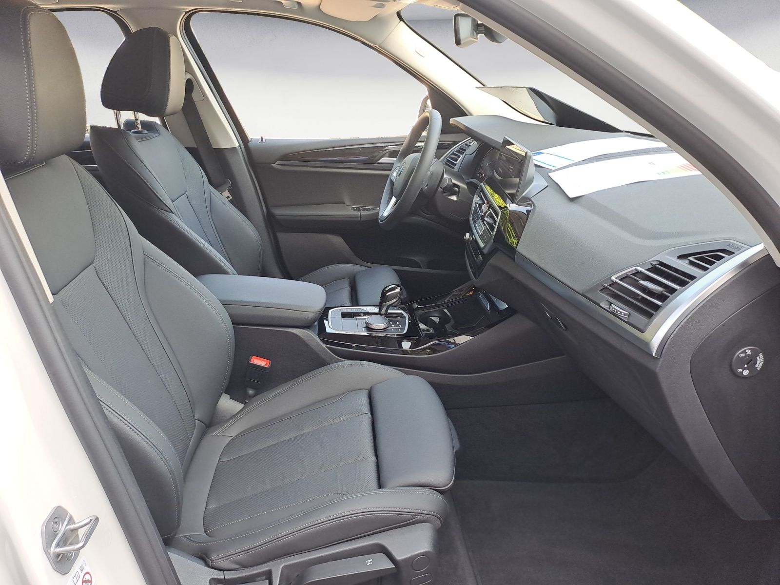 BMW X3 xDrive20iA Facelift - Samsaru's Car Outlet