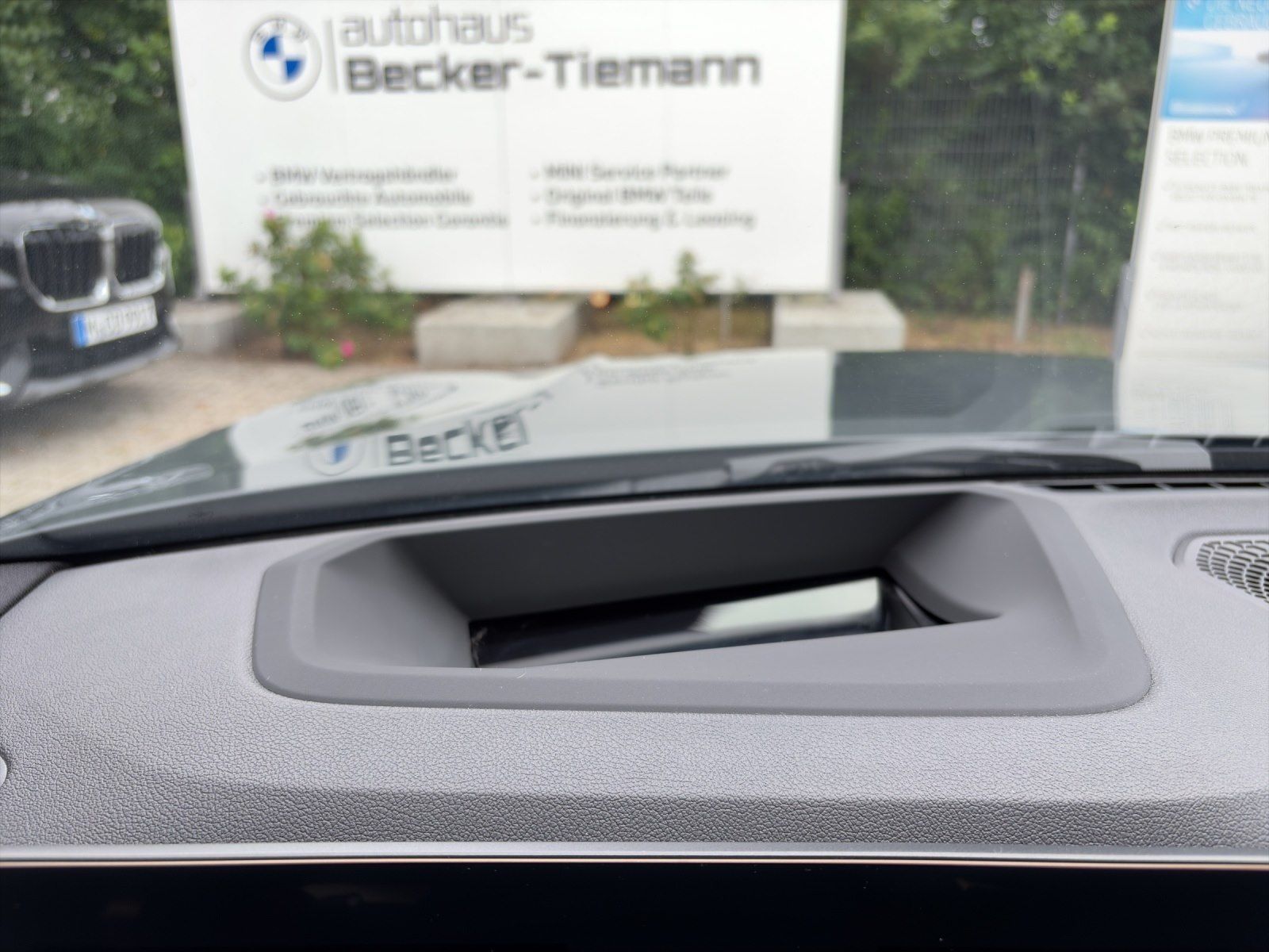 BMW 320i Limousine M-Sport Head-Up Glasdach DrivAss.