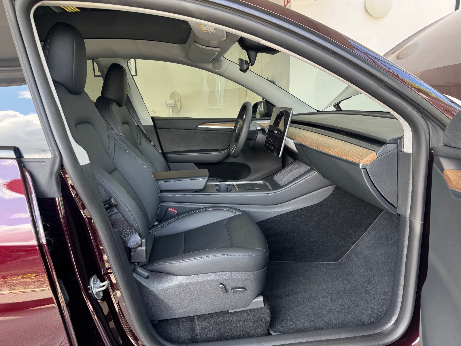Tesla Model Y Long Range Dual Motor AWD MidnightCherry