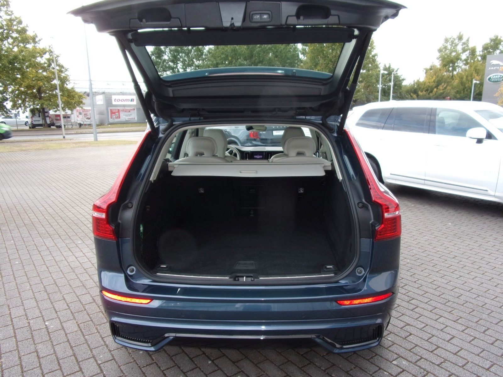 Volvo XC 60 B4 Plus Dark AWD
