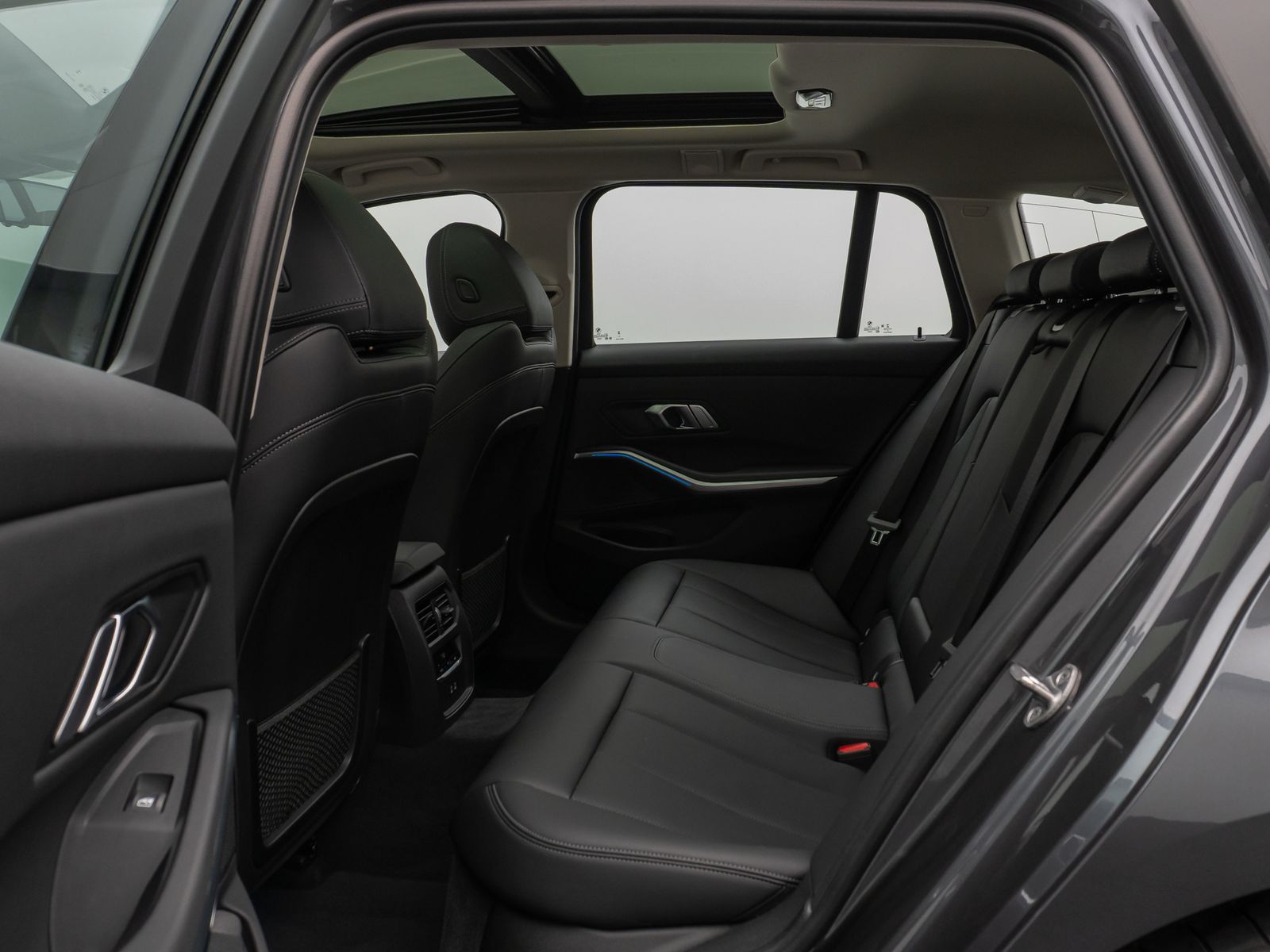 BMW 320e Sport Line - Samsaru's Car Outlet