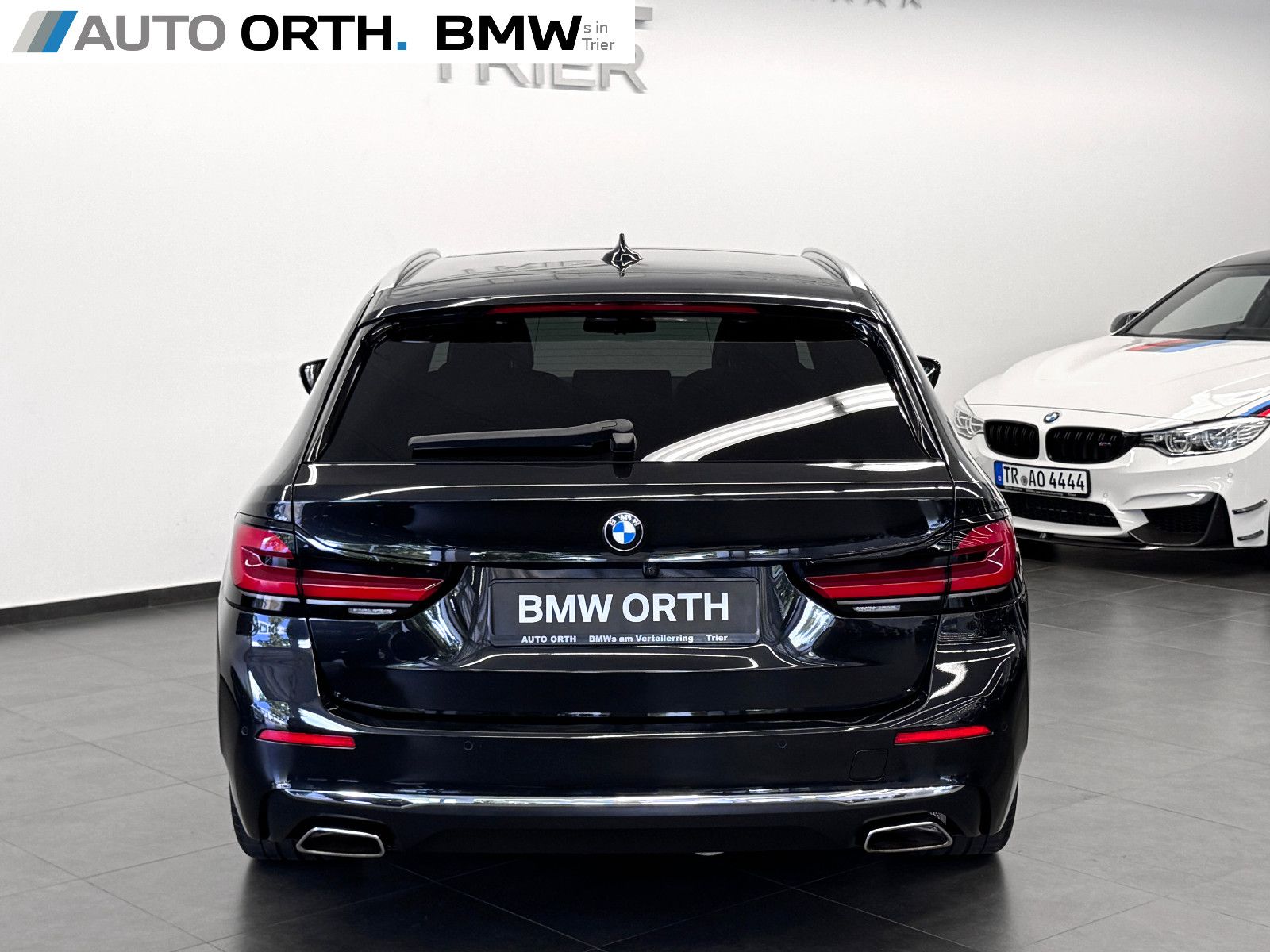 BMW 530d xDrive Touring PANO ST-HZG MASSAGE SITZLÜFT