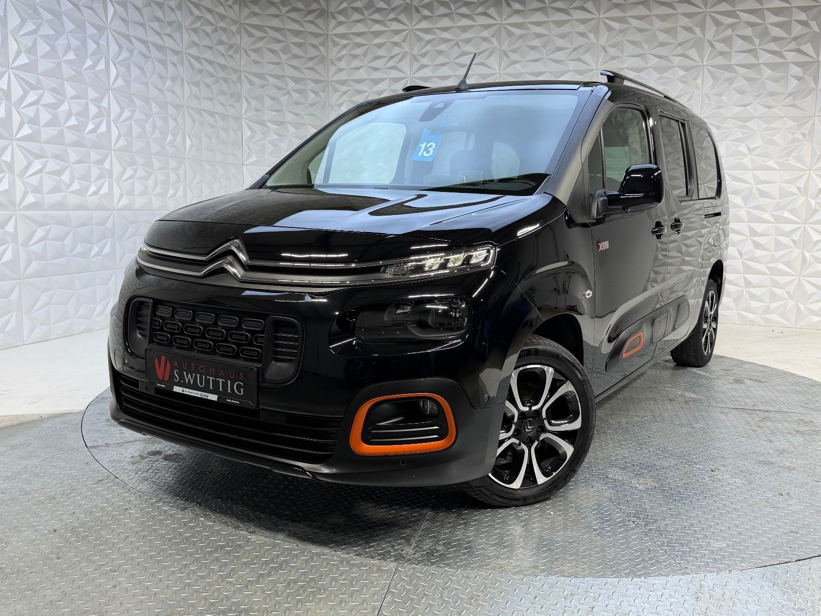 Citroën Berlingo XL BlueHDi 130 EAT8 SHINE+ANHÄNGERKUP.+