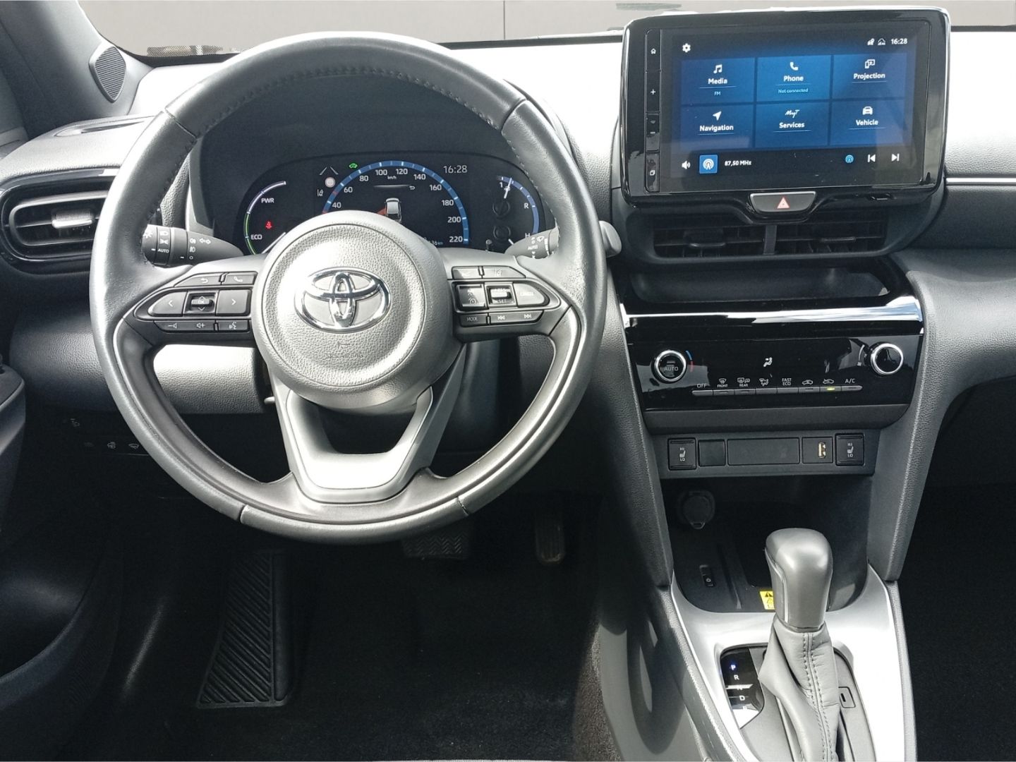Toyota Yaris Cross Hybrid FWD Team Deutschland+AHK+GJ-R