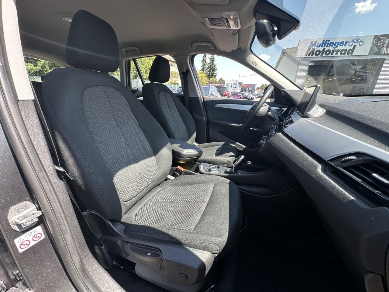 BMW X1 xDrive20i - Samsaru's Car Outlet