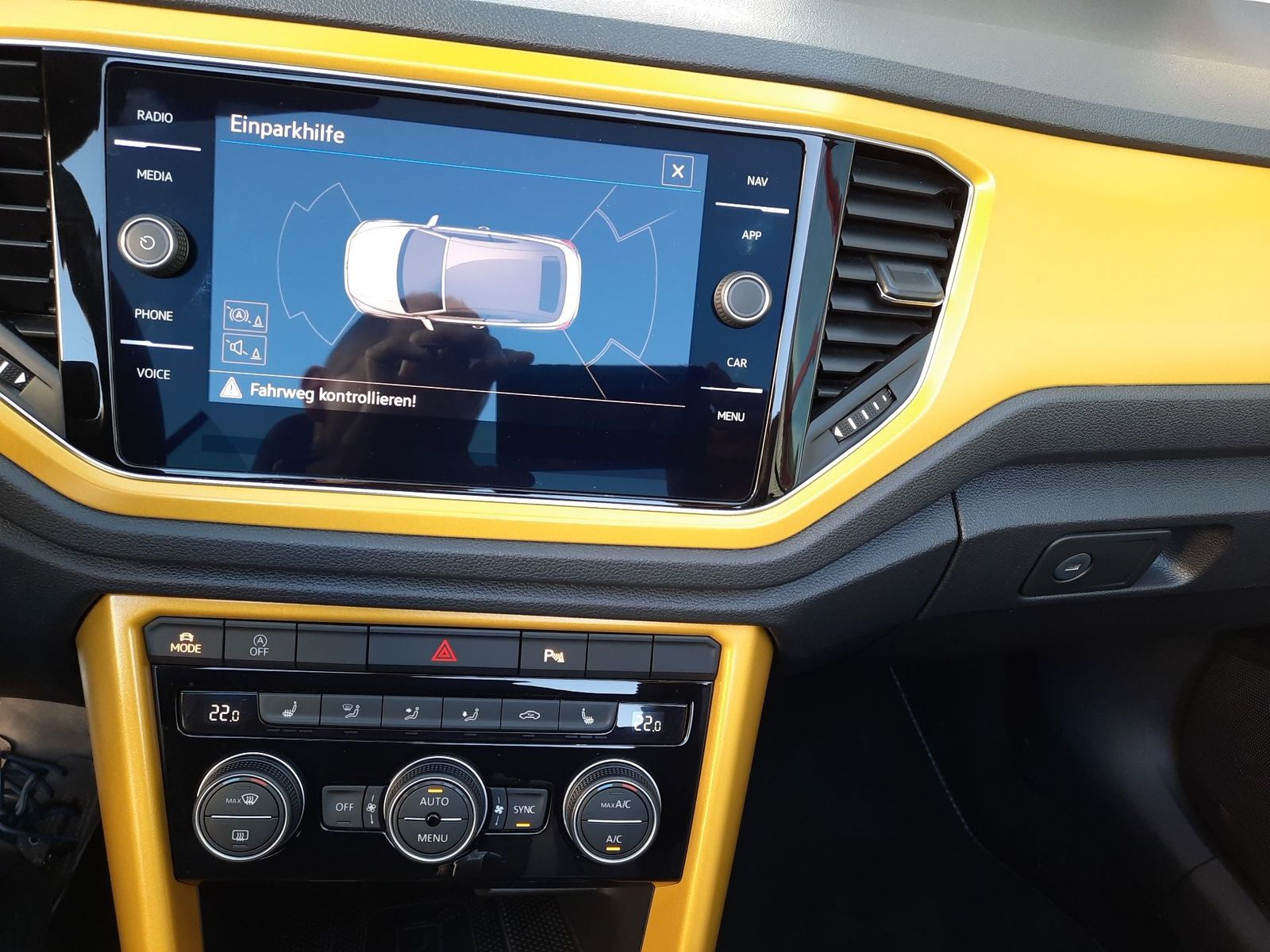 Volkswagen T-Roc R-LINE BLACK - Samsaru's Car Outlet
