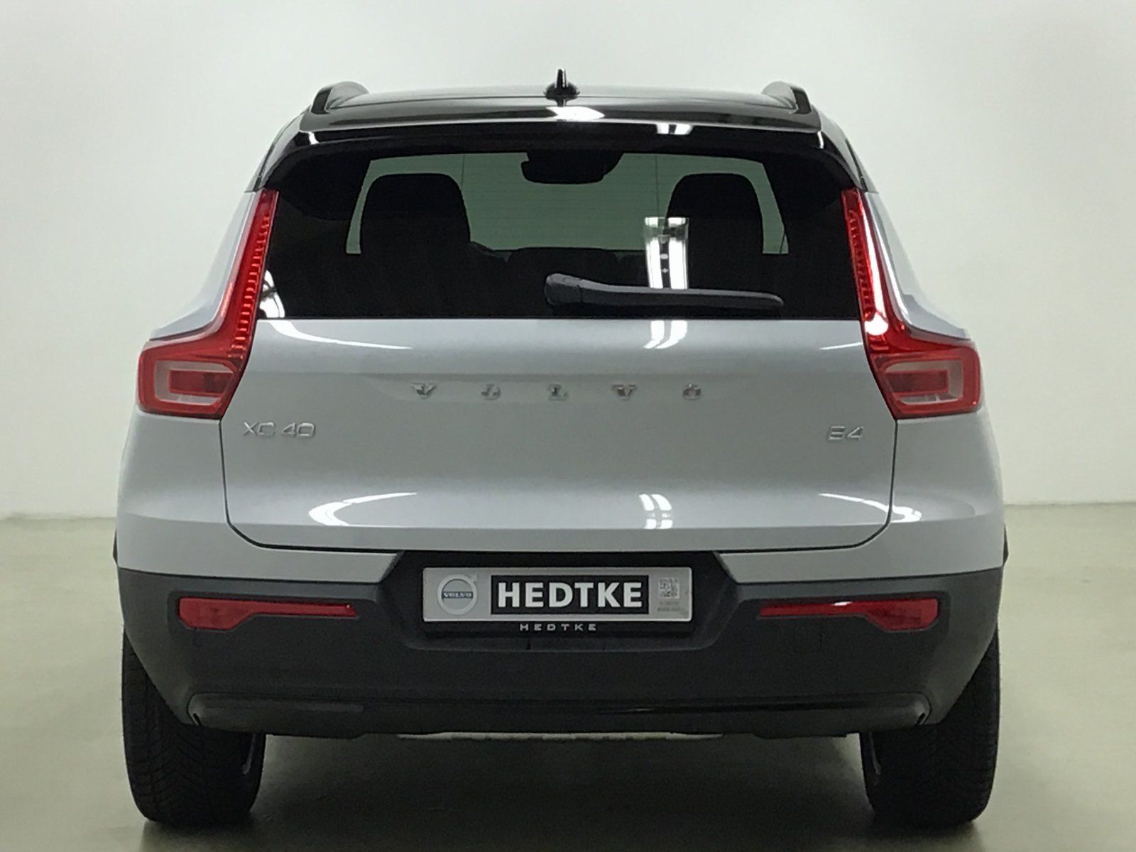 Volvo XC40 B4 Benzin R-Design - Samsaru's Car Outlet