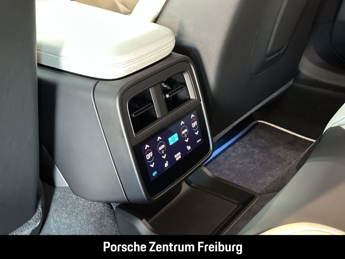 Porsche Taycan Turbo HA-Lenkung InnoDrive Head-Up BOSE