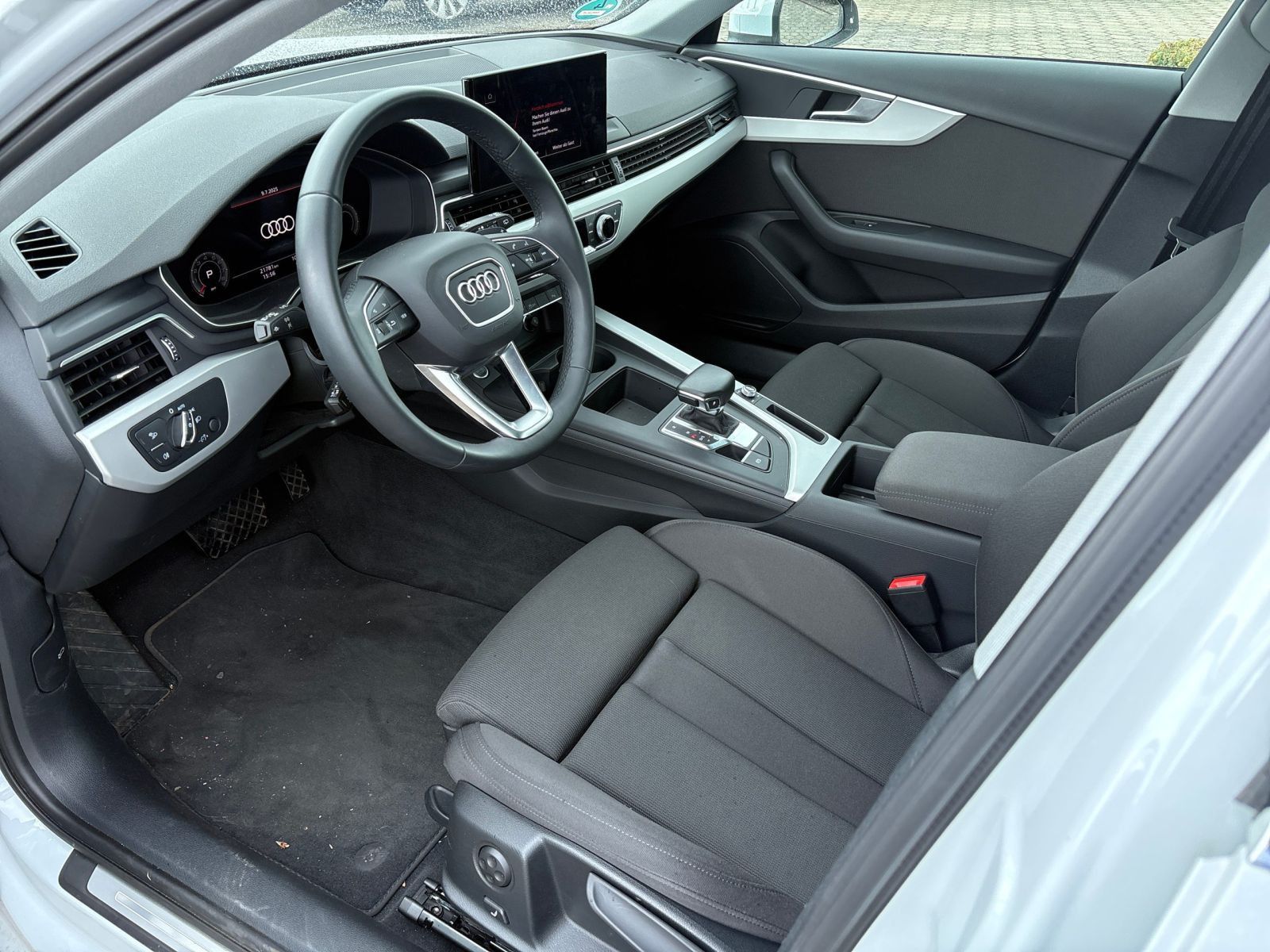Audi A4 Avant 40 2.0 TFSI S line - Samsaru's Car Outlet