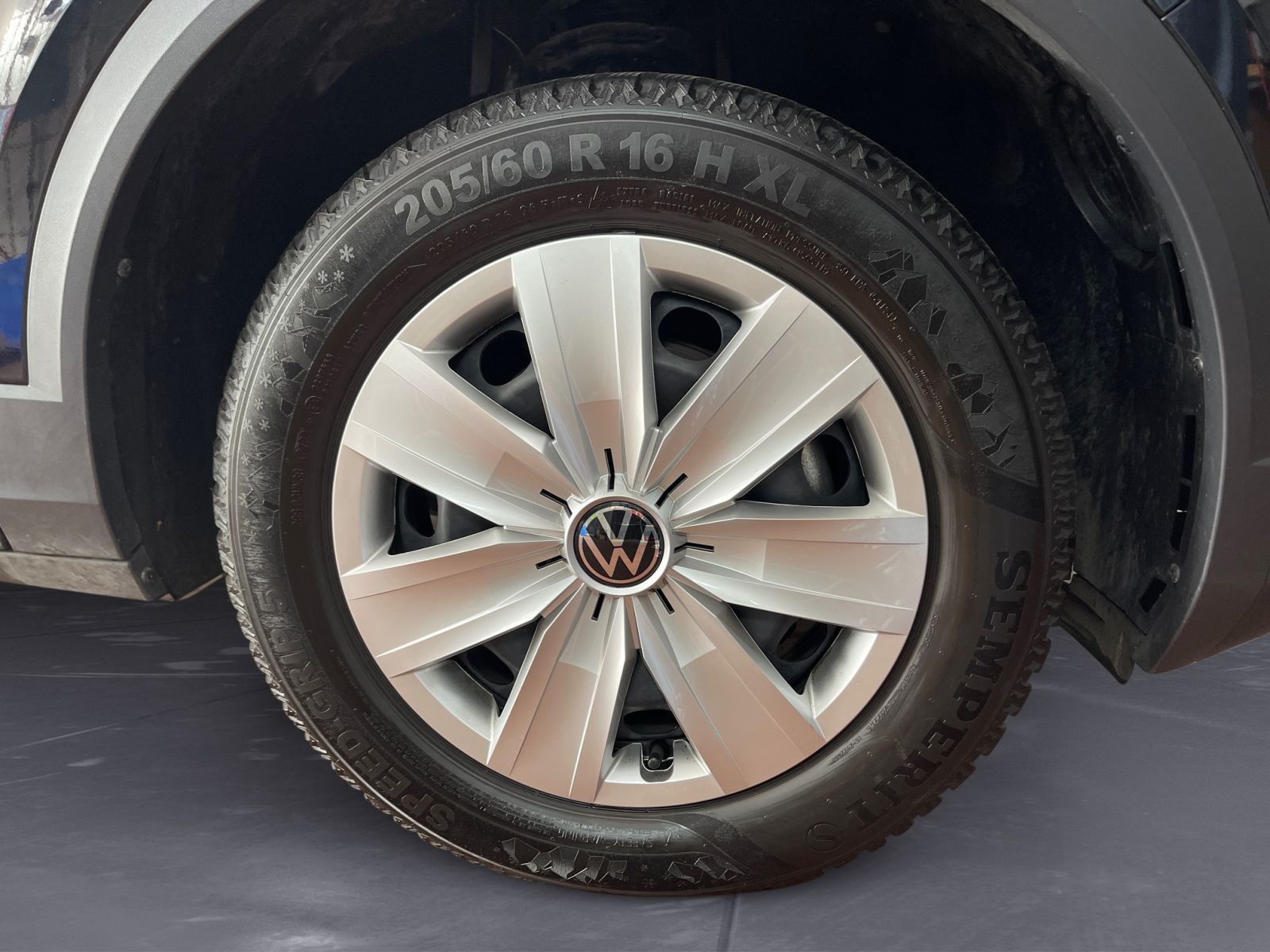 Volkswagen T-Roc Life 1.0 l TSI - Samsaru's Car Outlet