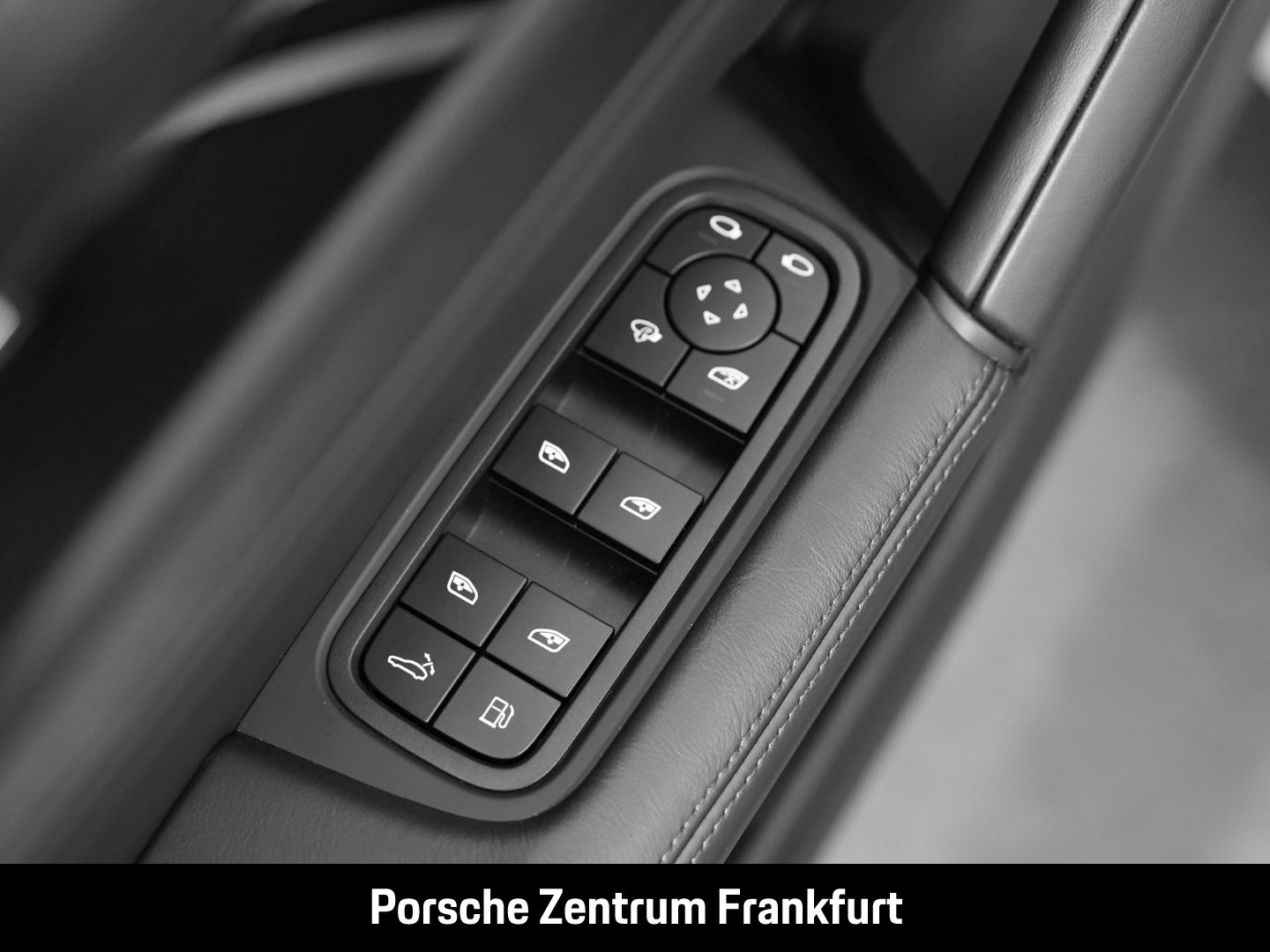 Porsche Cayenne E-Hybrid Black Edition HA-Lenkung BOSE