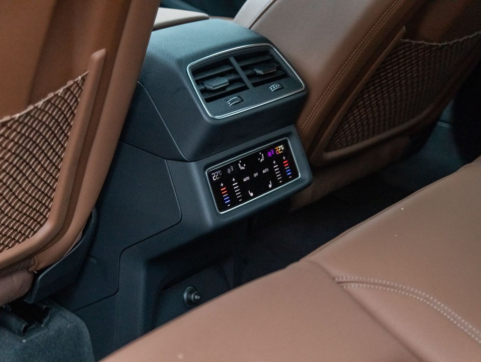 Audi Q8 S line 50 e-tron quattro - Samsaru's Car Outlet