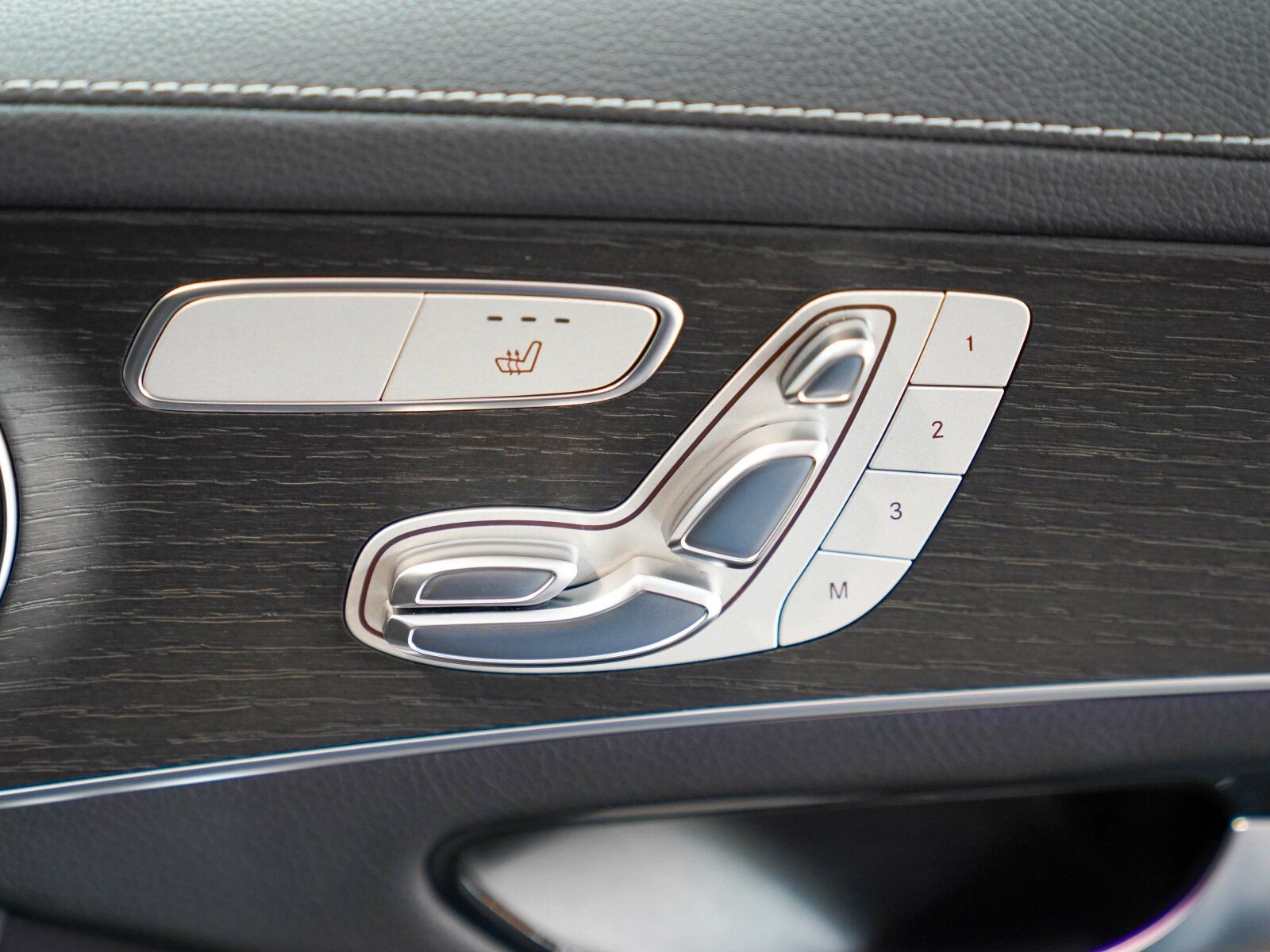 Mercedes-Benz GLC 300 de 4M Coupé AMG Line - Samsaru's Car Outlet