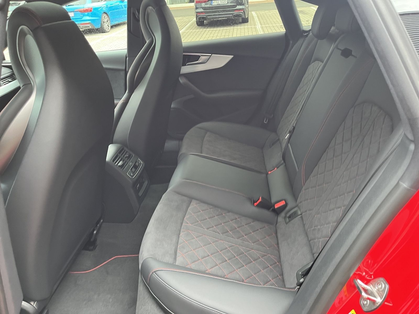 Audi A5 Sportback 40 TDI QUATTRO S-LINE+AHK+PANO+MATR