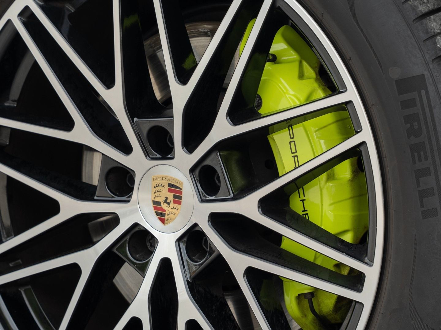 Porsche Cayenne E-Hybrid Coupe InnoDrive Surround View