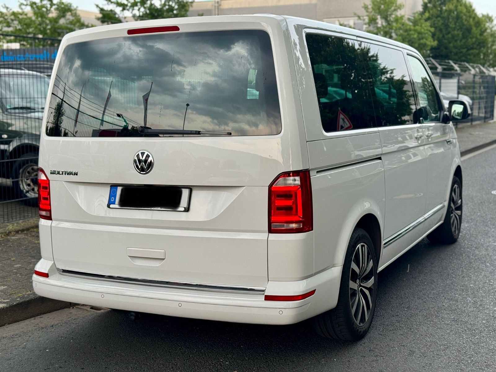 Volkswagen T6 Multivan - Samsaru's Car Outlet