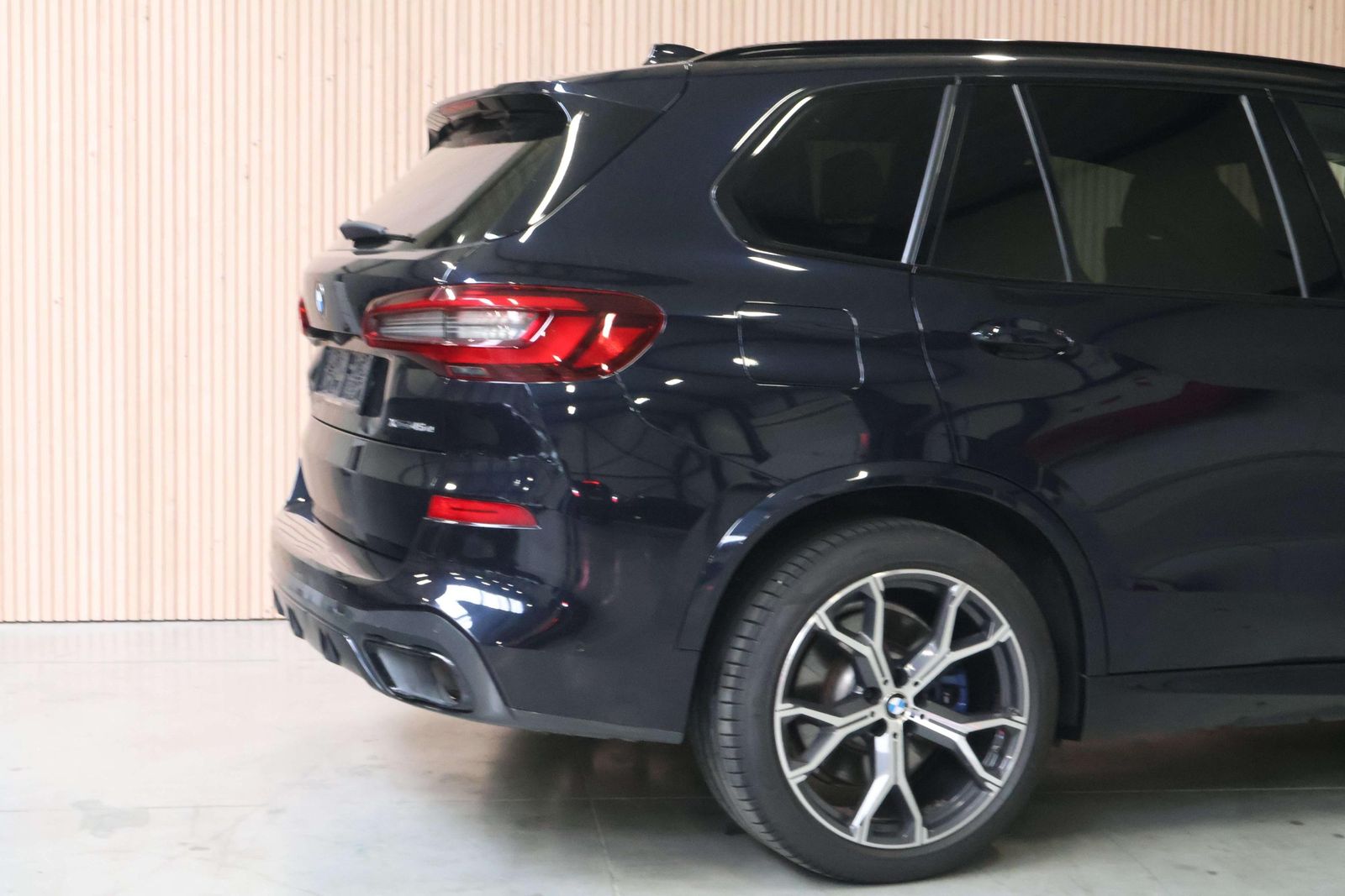 BMW X5 X5 xDrive45e| M-pakket| AHK| HUD| DAB| Pano|