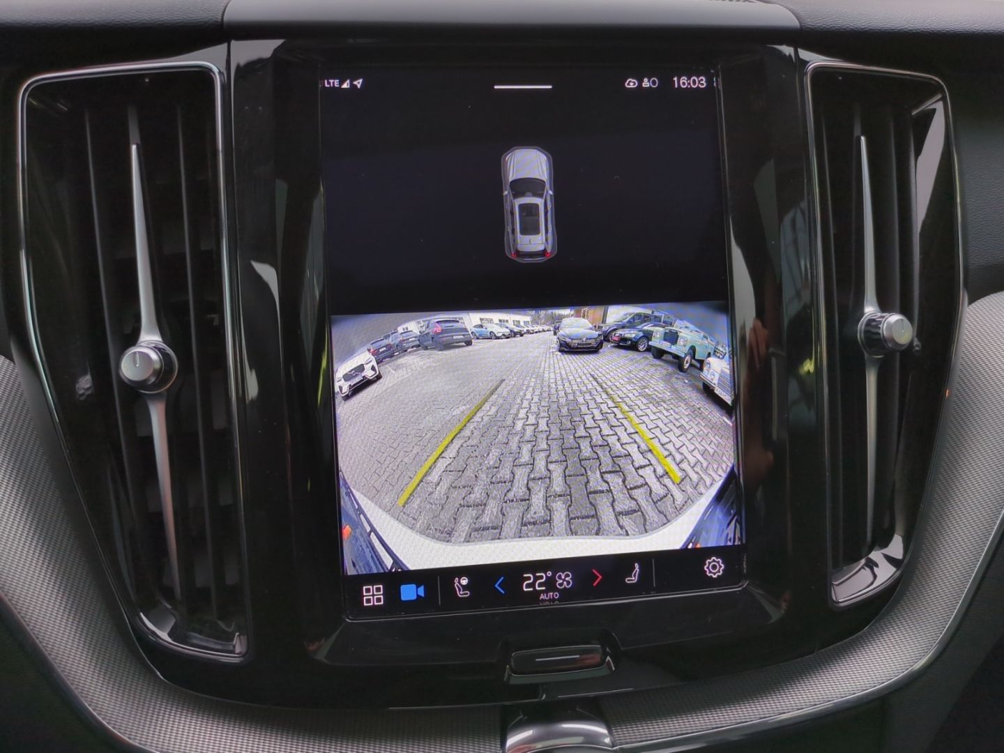 Volvo XC60 Plus Dark Recharge Plug-In Hybrid AWD T6 St