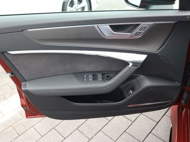 Audi RS 6 Avant RS-SPORTAGA*STANDHZG*PANO*360°*280KMH
