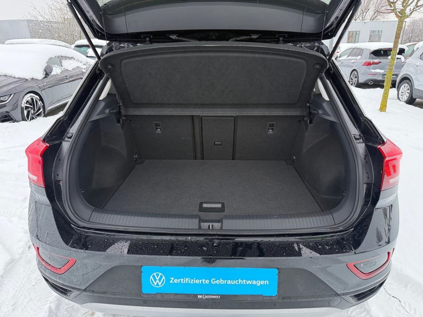 Volkswagen T-Roc Move 1.5 TSI - Samsaru's Car Outlet