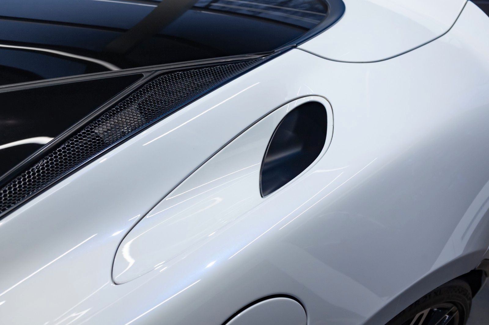 McLaren GT - Luxe - MSO Cirrus Grey