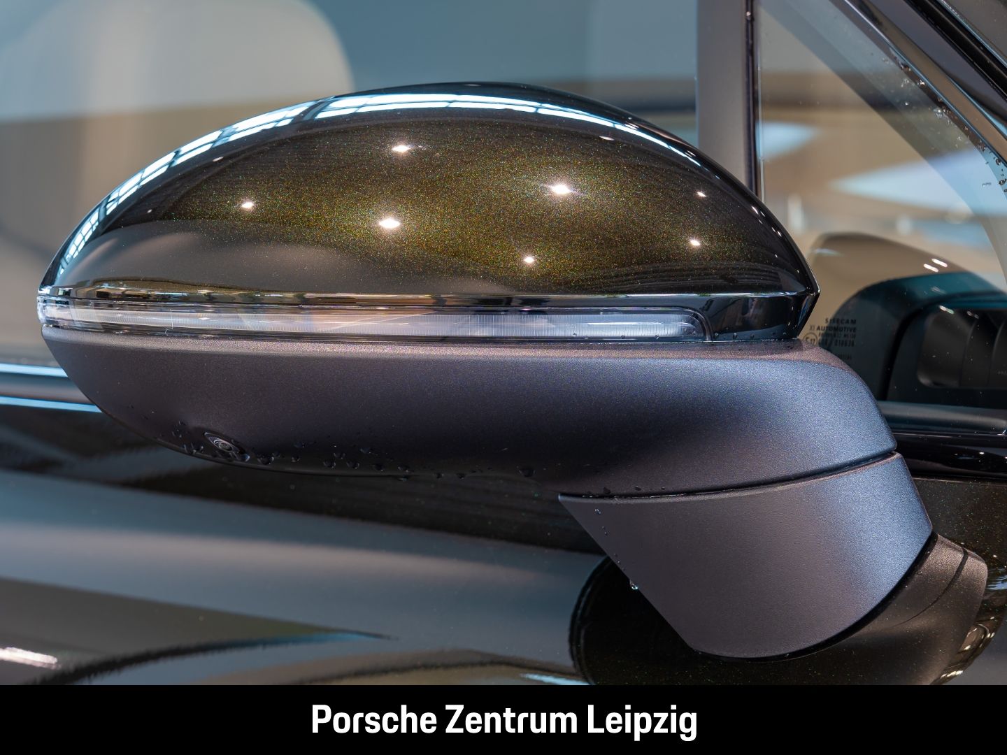 Porsche Cayenne E-Hybrid Dunkelolive Massage Sportabgas