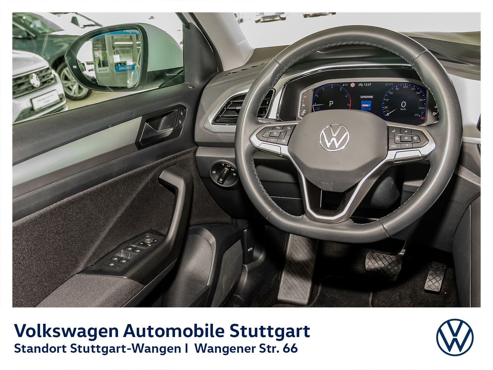 Volkswagen T-Roc Life 1.5 TSI DSG - Samsaru's Car Outlet