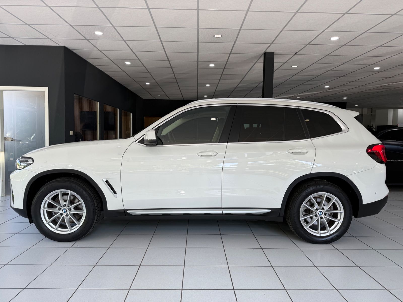 BMW X3 xDrive 20d - Samsaru's Car Outlet