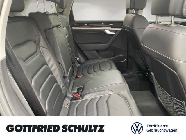 Volkswagen Touareg 3.0 TDI V6 4motion R-LINE - Samsaru's Car Outlet