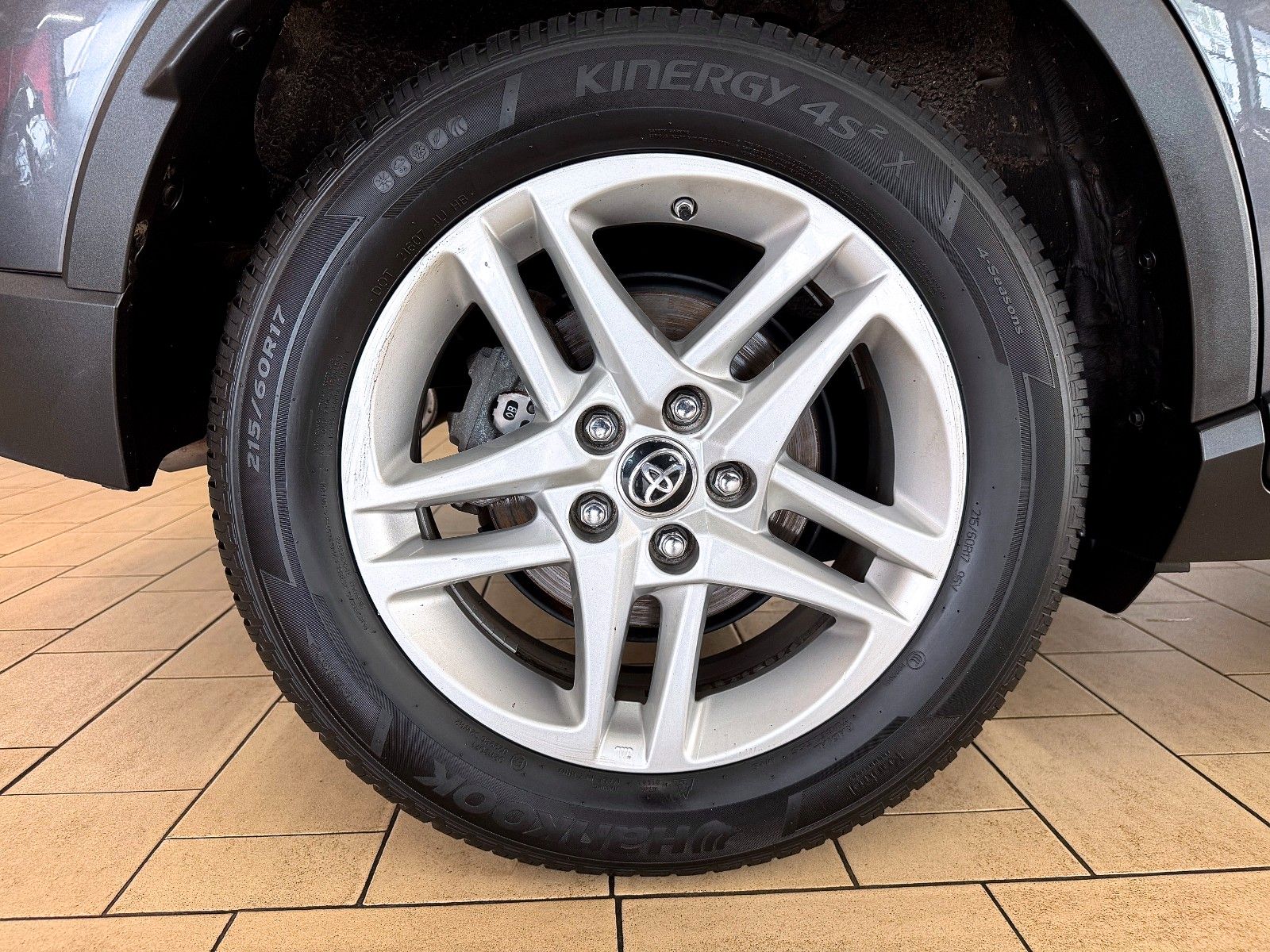 Toyota C-HR Hybrid Business Edition - Samsaru's Car Outlet