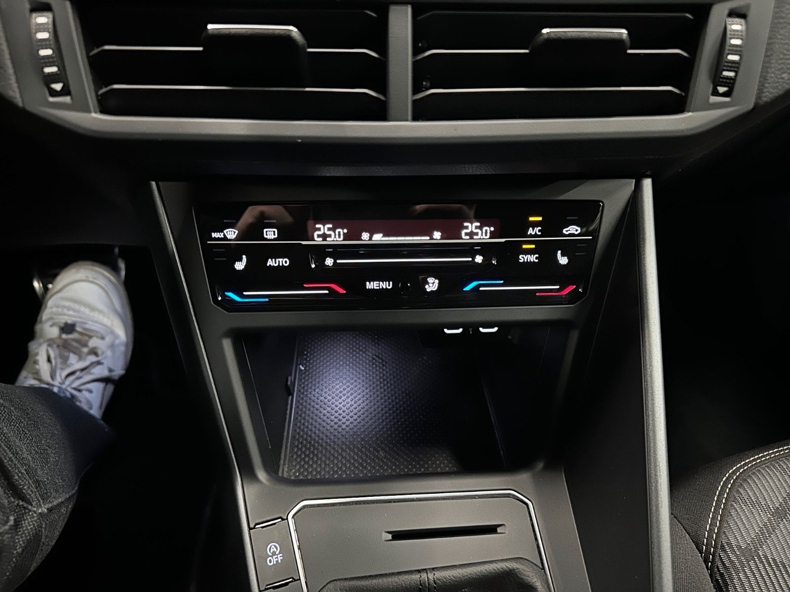 Volkswagen Polo VI R-Line *NAVI*IQ.Drive*KAMERA*CarPlay*ACC